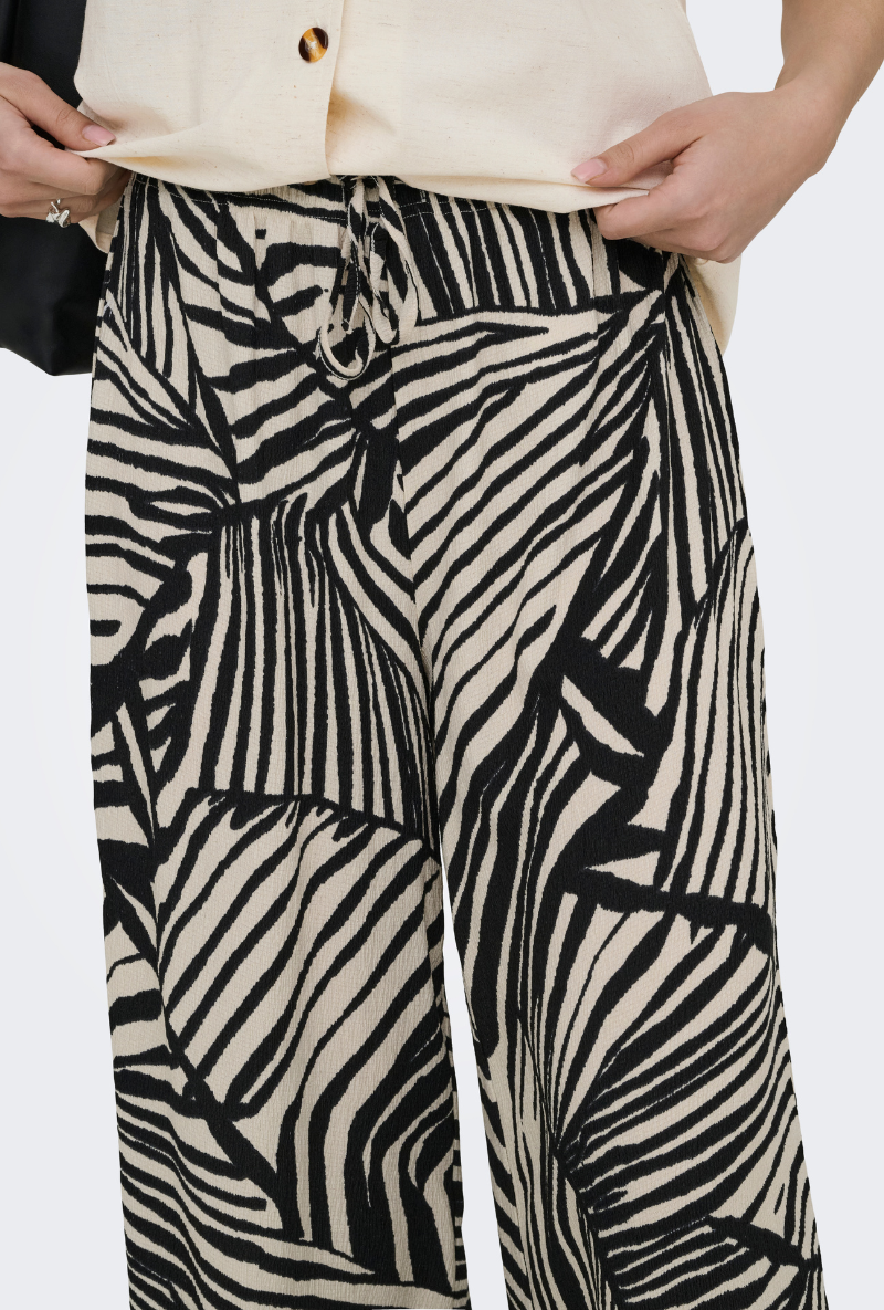 Debbie new loose pant of Debbie new loose pant in debbie new loose pant, by brand Jacqueline de yong