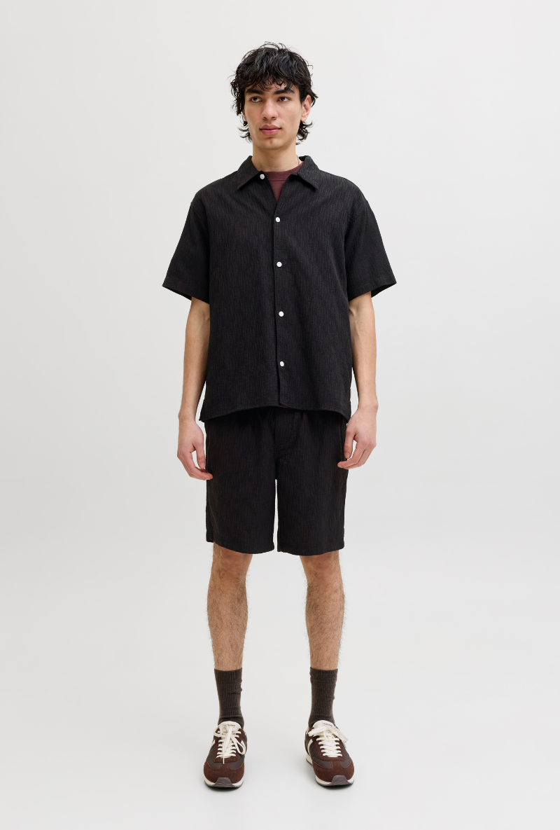 Front image of Jaiden wavy jogger shorts in black, by brand Jack&jones