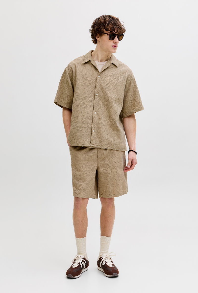 Front image of Jaiden wavy jogger shorts in stone, by brand Jack&jones