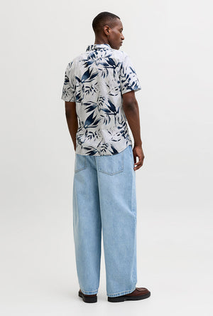 Back image of a model wearing the Honolulu aop ss shirt in white, by brand Jack&jones