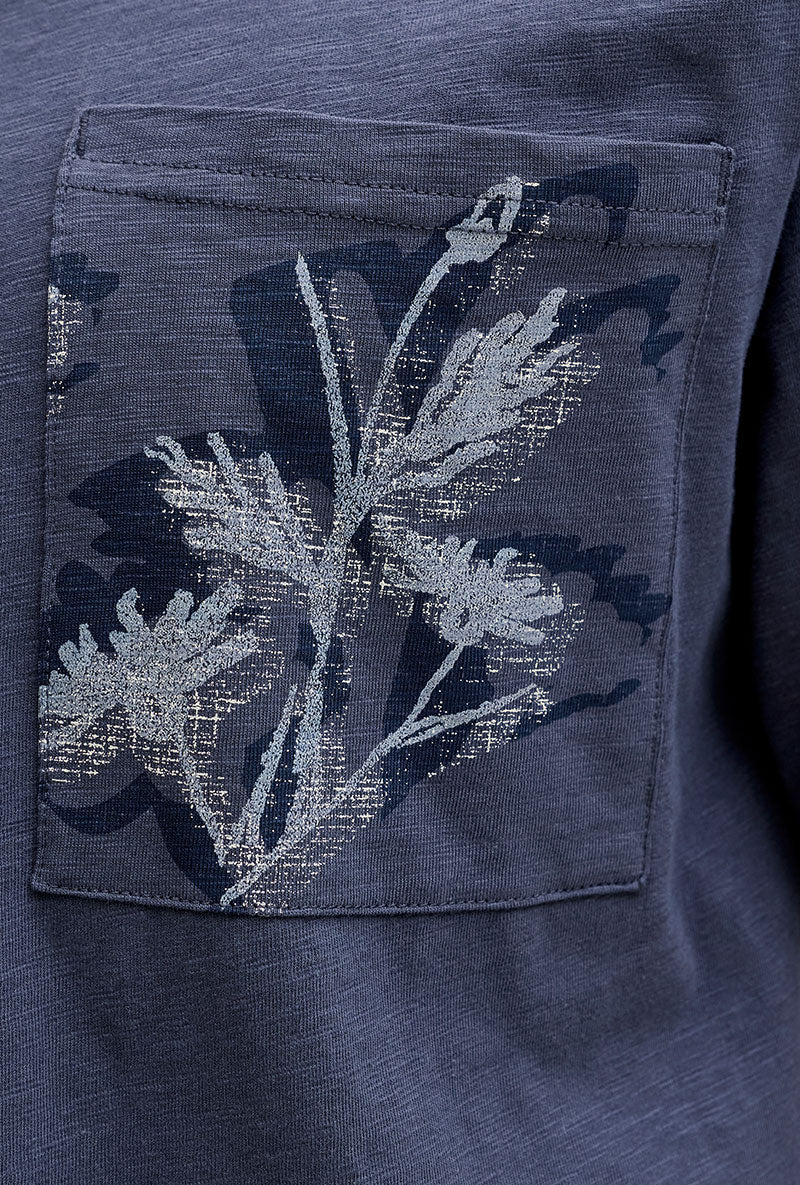 Pocket detail image of Montauk aop pocket tee in navy, by brand Jack&jones