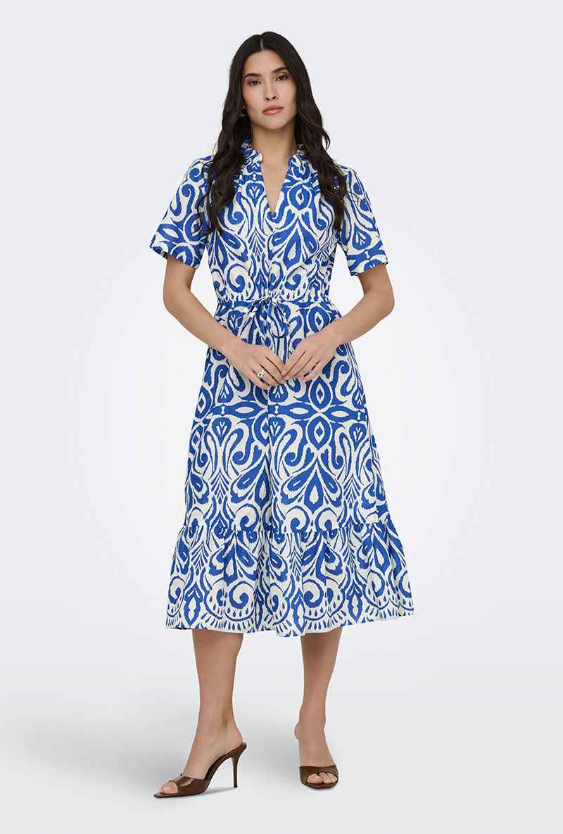 Front image of a model wearing Anna s/s midi dress in blue, by brand Jacqueline de yong