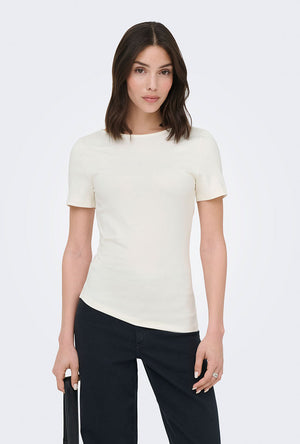 Front image of a model wearing the Catie s/s assymetric top in white, by brand Jacqueline de yong
