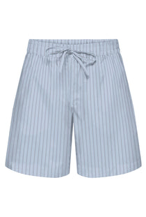 Front image of the Mio mw shorts in blue, by brand Jacqueline de yong
