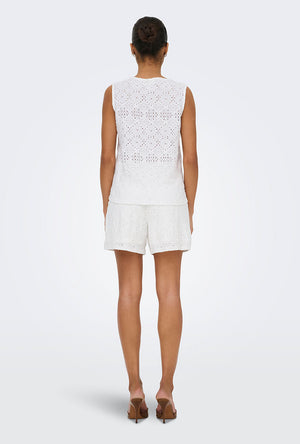 Back image of a model wearing the Nulle life shorts in off white, by brand Jacqueline de yong