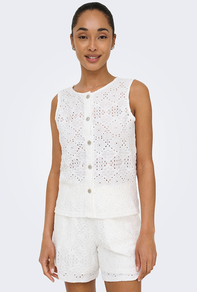 Front image of a model wearing Nulle life s/l button top in off white, by brand Jacqueline de yong