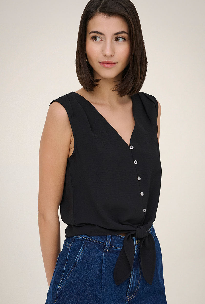 Front image of a model wearing Violet life s/l knot top in black, by brand Jacqueline de yong