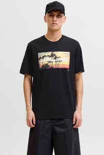 Front image of a model wearing the Indiana tee ss crew neck in black, by brand Jack&jones