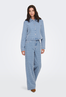 Front image of a model wearing the Jdy nico structure shacket in blue, by brand Jacqueline de yong