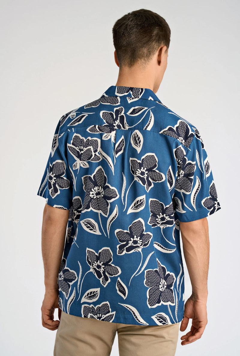 Back image of a model wearing Aop lyocell s/s shirt in blue, by brand Lindbergh