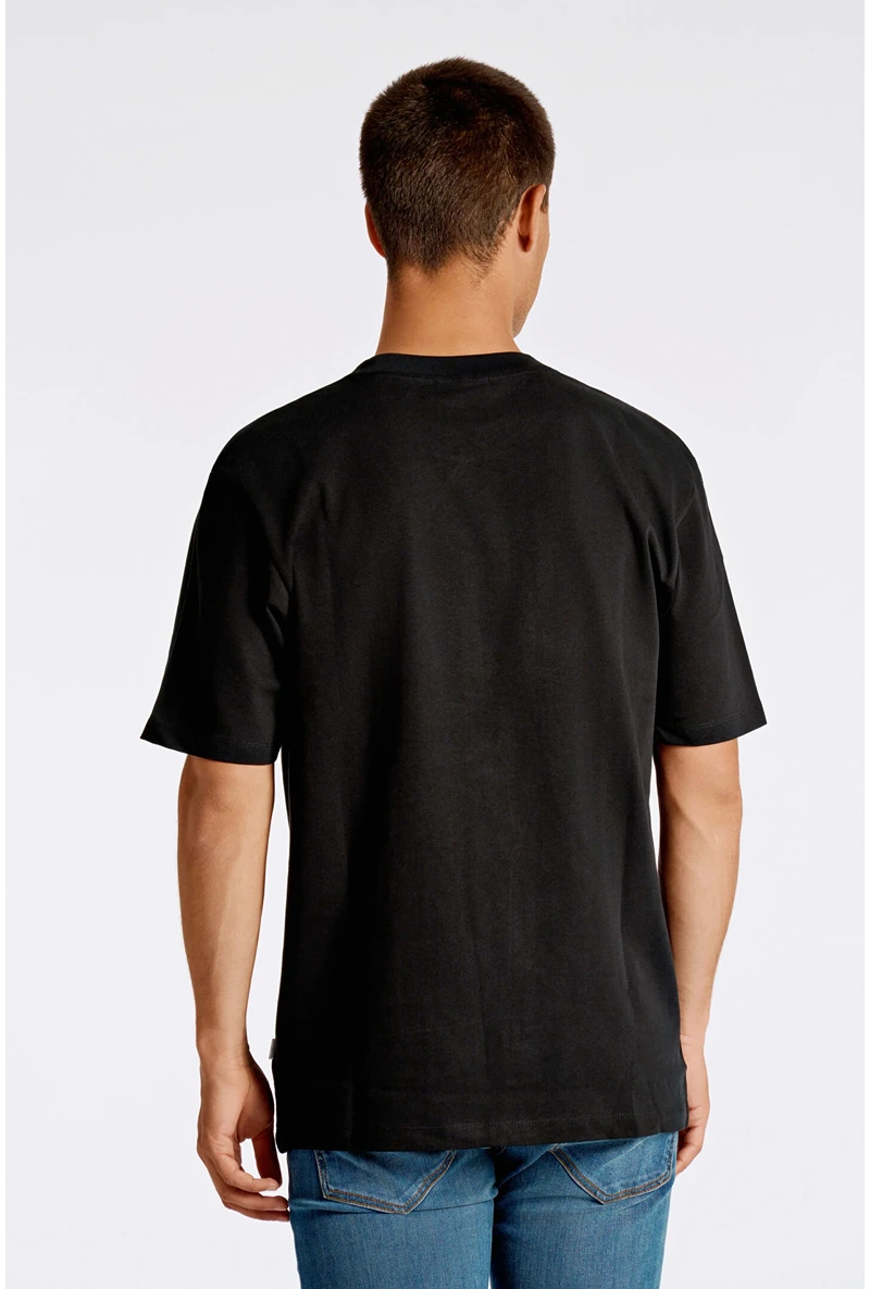 Back image of a model wearing Oversized s/s t in black, by brand Lindbergh