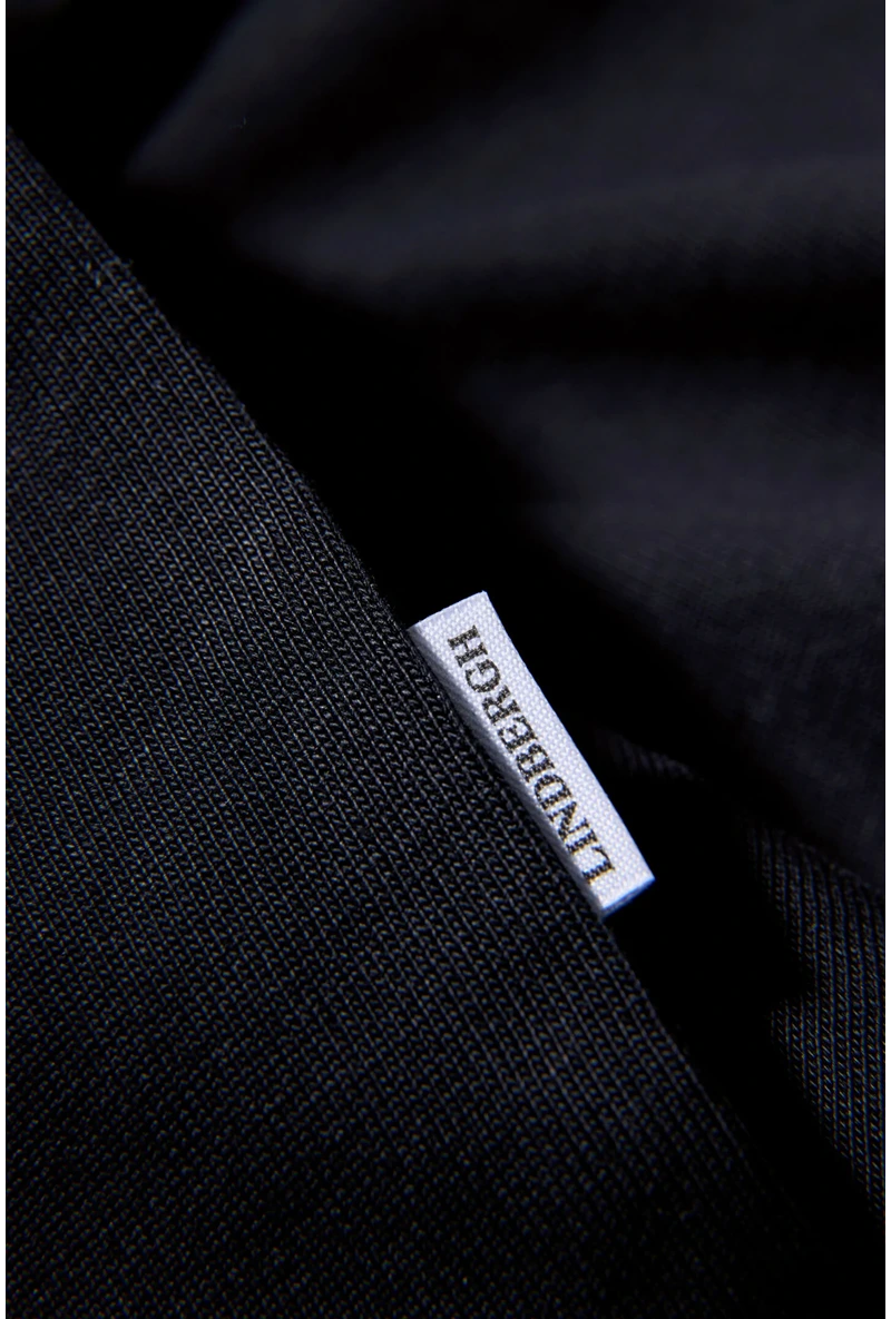 Detail image of Oversized s/s t in black, by brand Lindbergh
