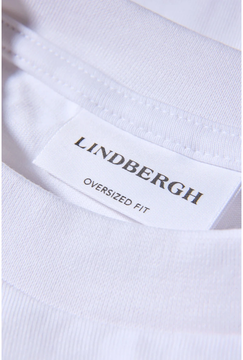 Detail image of Oversized s/s t in white, by brand Lindbergh