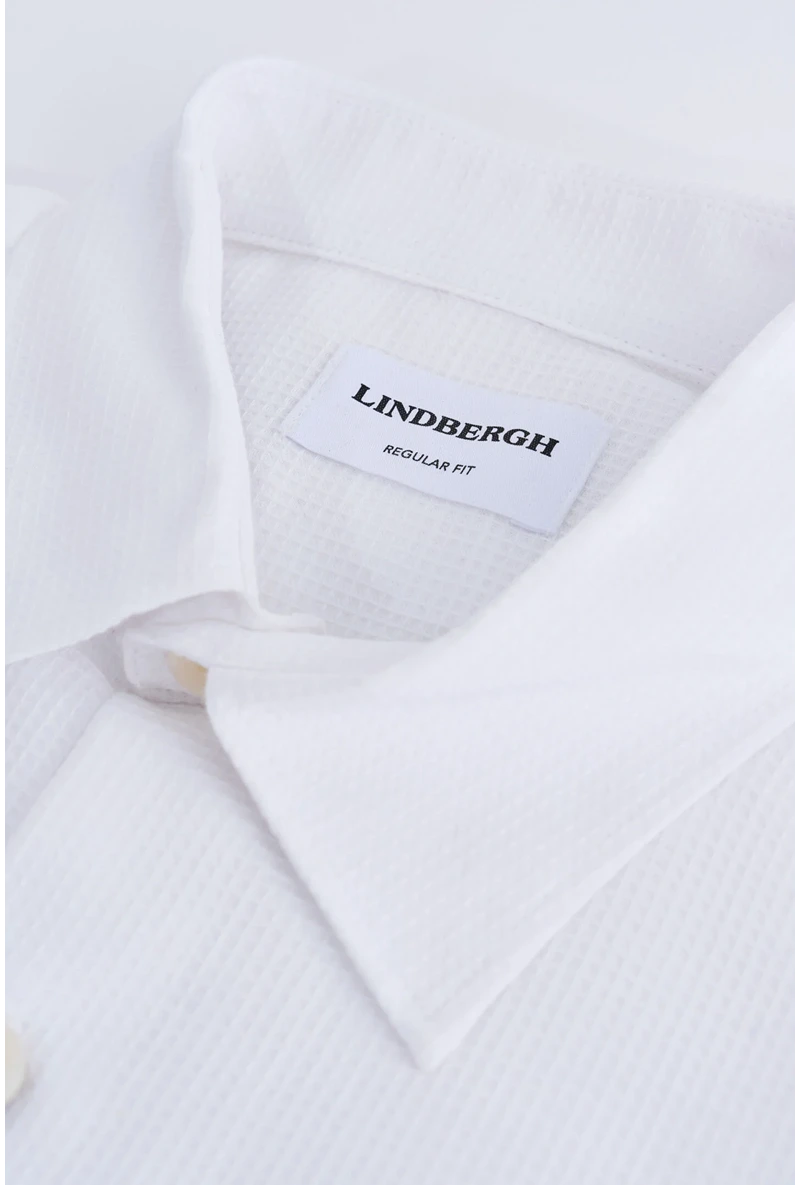 Front image of Solid dobby s/s shirt in white, by brand Lindbergh