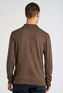 Back image of a model wearing the Ecovero ls polo in brown, by brand Lindbergh