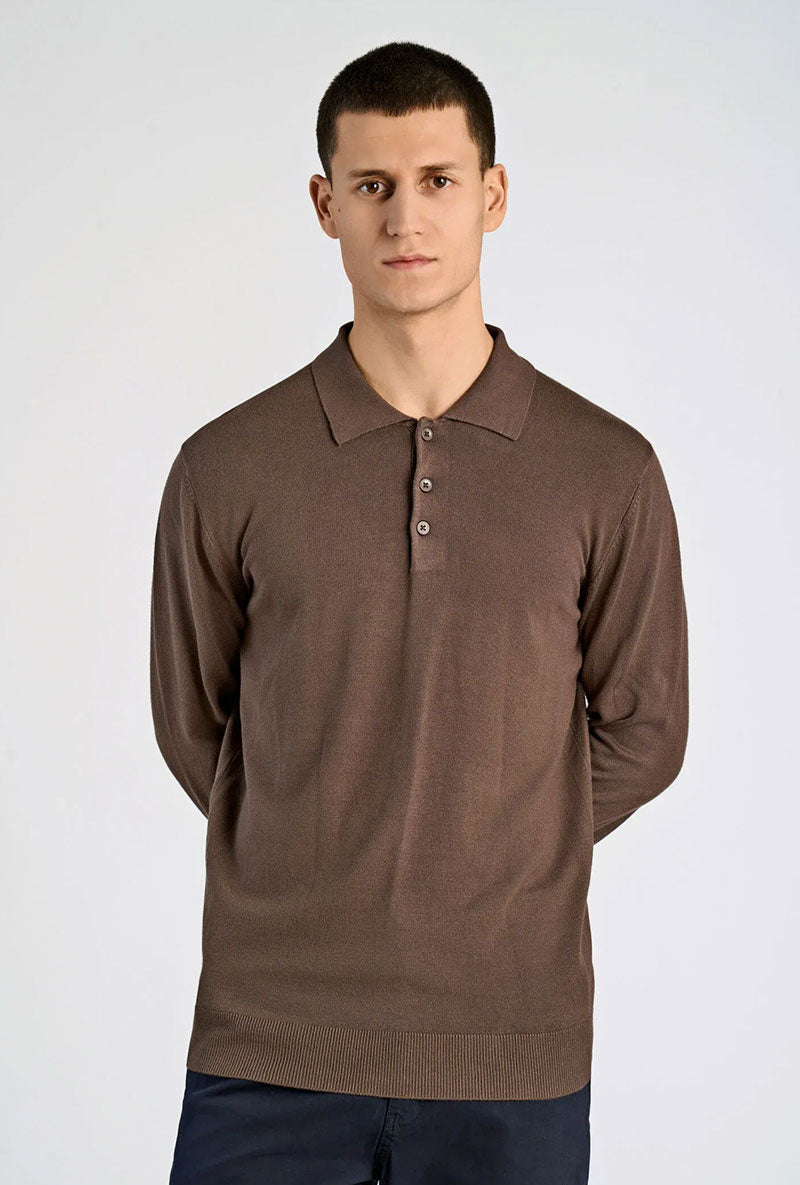 Front image of a model wearing Ecovero ls polo in brown, by brand Lindbergh