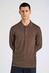 Front image of a model wearing the Ecovero ls polo in brown, by brand Lindbergh