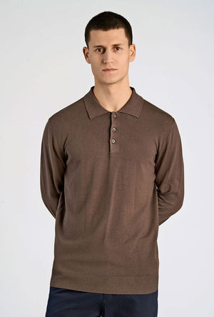 Front image of a model wearing the Ecovero ls polo in brown, by brand Lindbergh