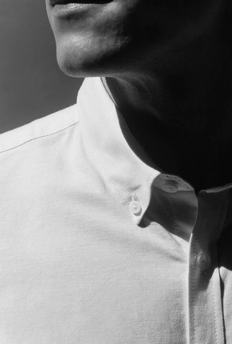 Front image of a model wearing Oxford superflex ls shirt in white, by brand Lindbergh