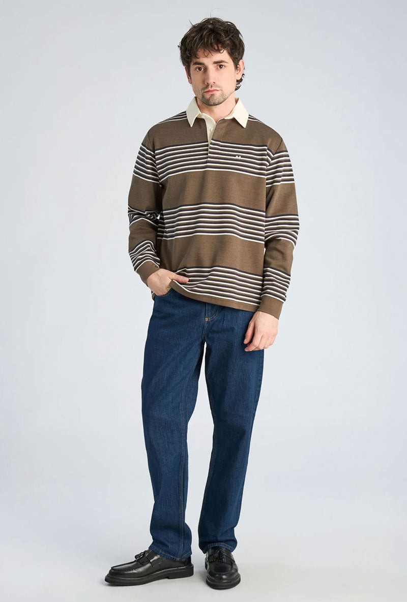 Front image of a model wearing Rugby polo sweatshirt in brown, by brand Lindbergh