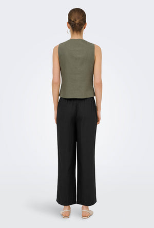 Back image of a model wearing the Goa mw linen pull up culotte pants in black, by brand Only