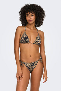 Front image of a model wearing the Marseille triangle bikini top in leopard, by brand Only