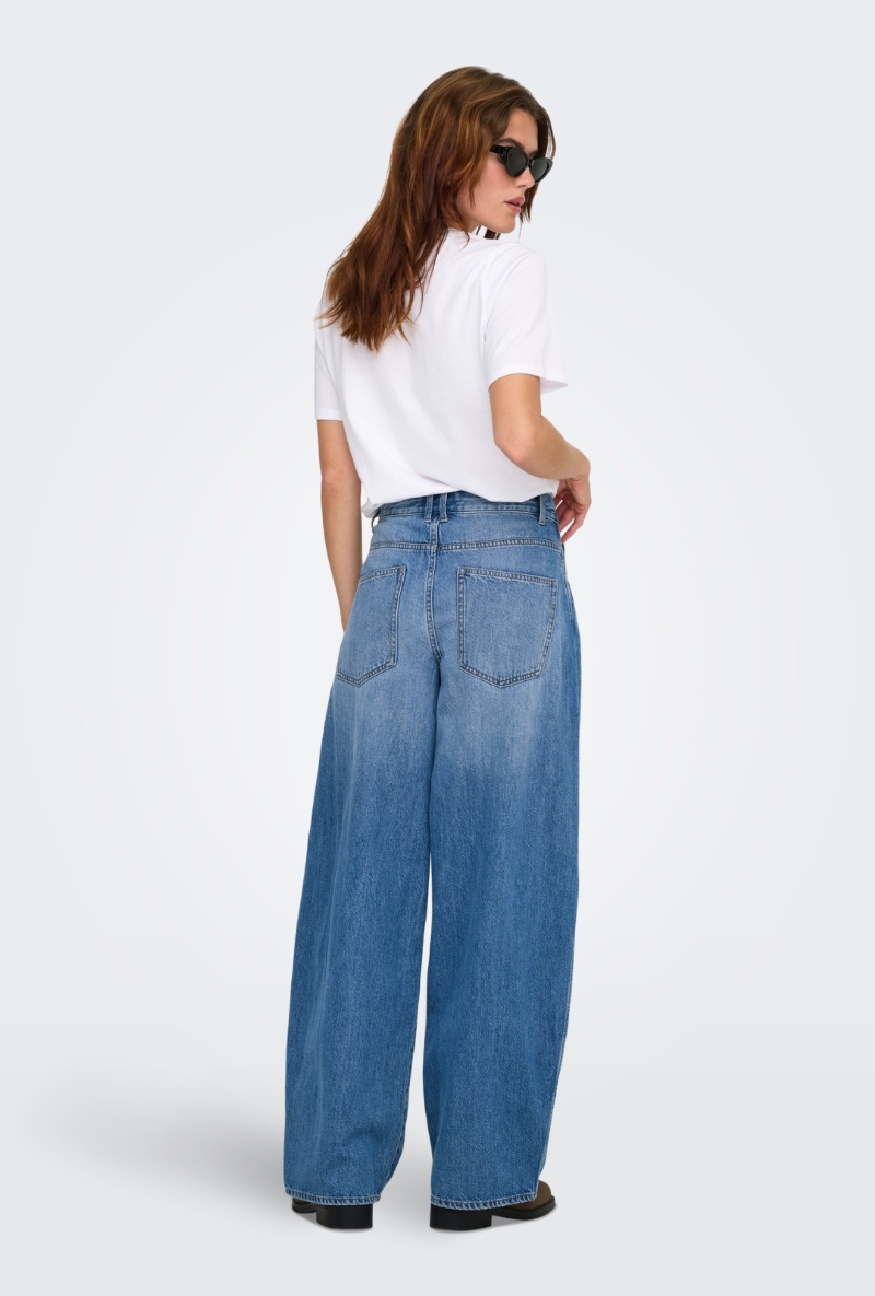 Back image of a model wearing Only taylor barrel jeans in denim, by brand Only