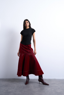 Front image of a model wearing the Bea oneck fitted rib tee in black, by brand Top shop