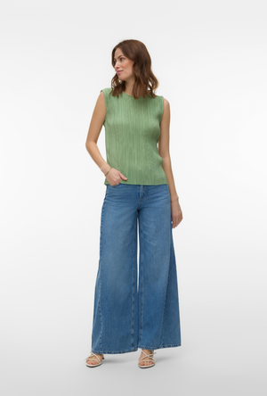 Front image of a model wearing the Malene sl oneck top in green, by brand Vero moda