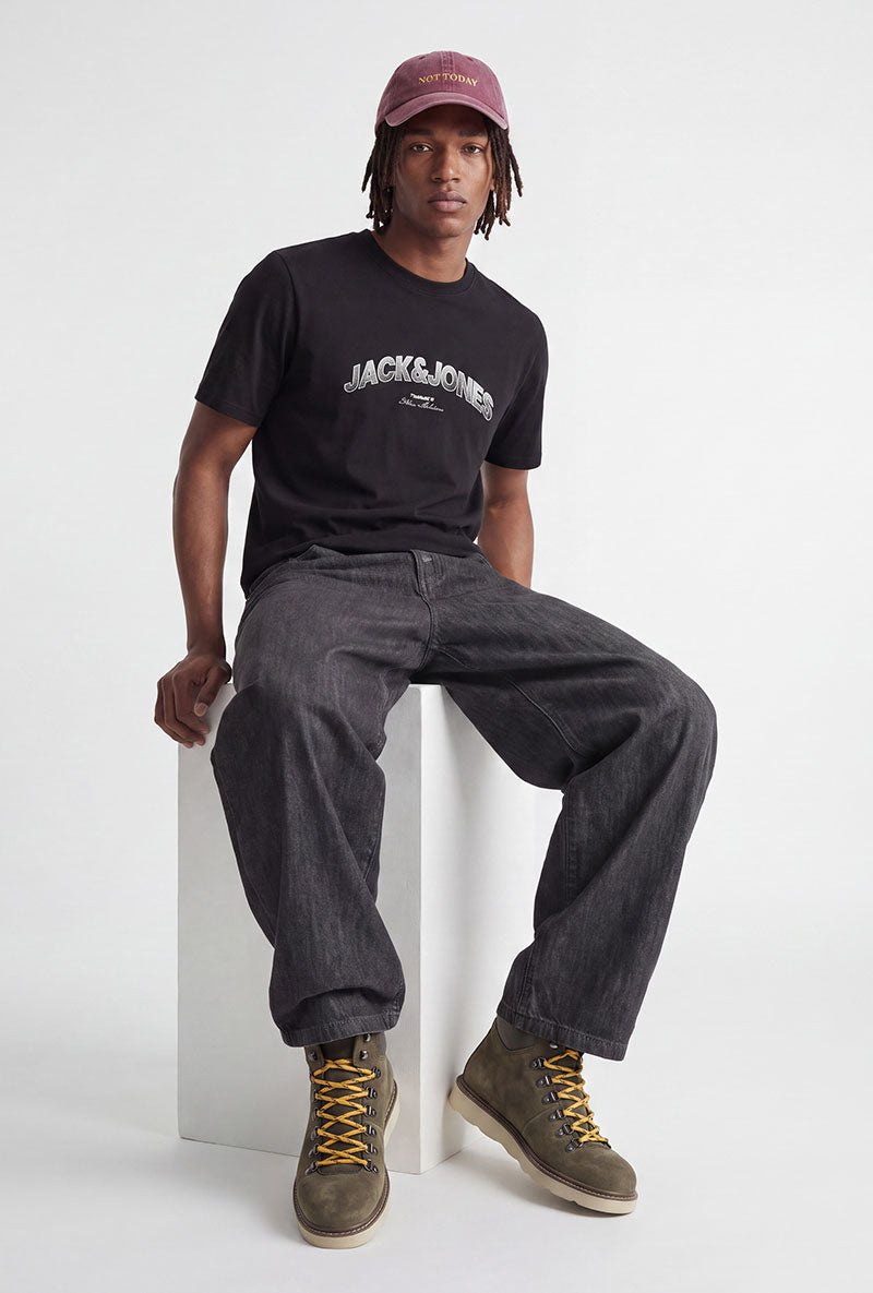 Front image of Avery ss tshirt in black, by brand Jack&jones
