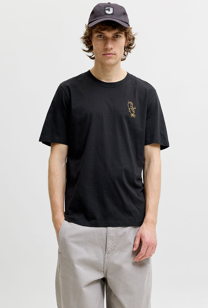 Front image of a model wearing Brewy ss tee in black, by brand Jack&jones