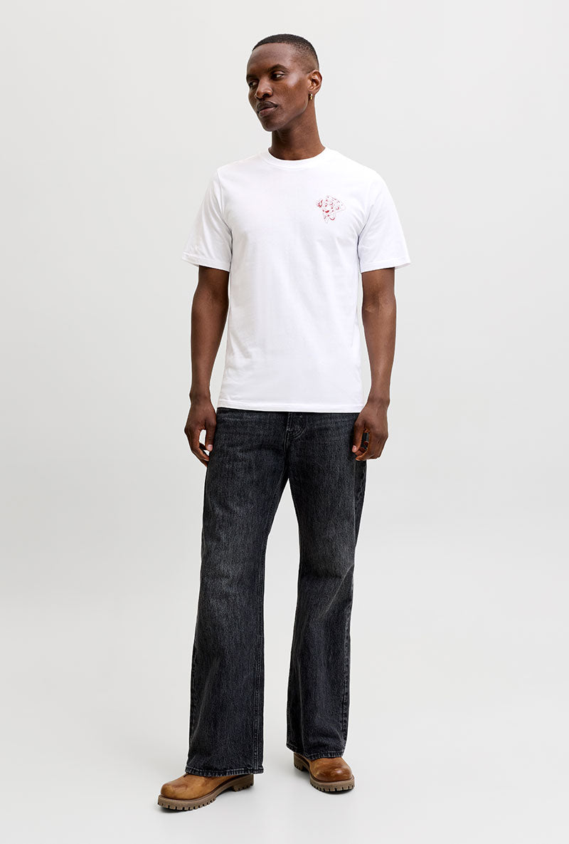 Front image of a model wearing Brewy ss tee in white, by brand Jack&jones
