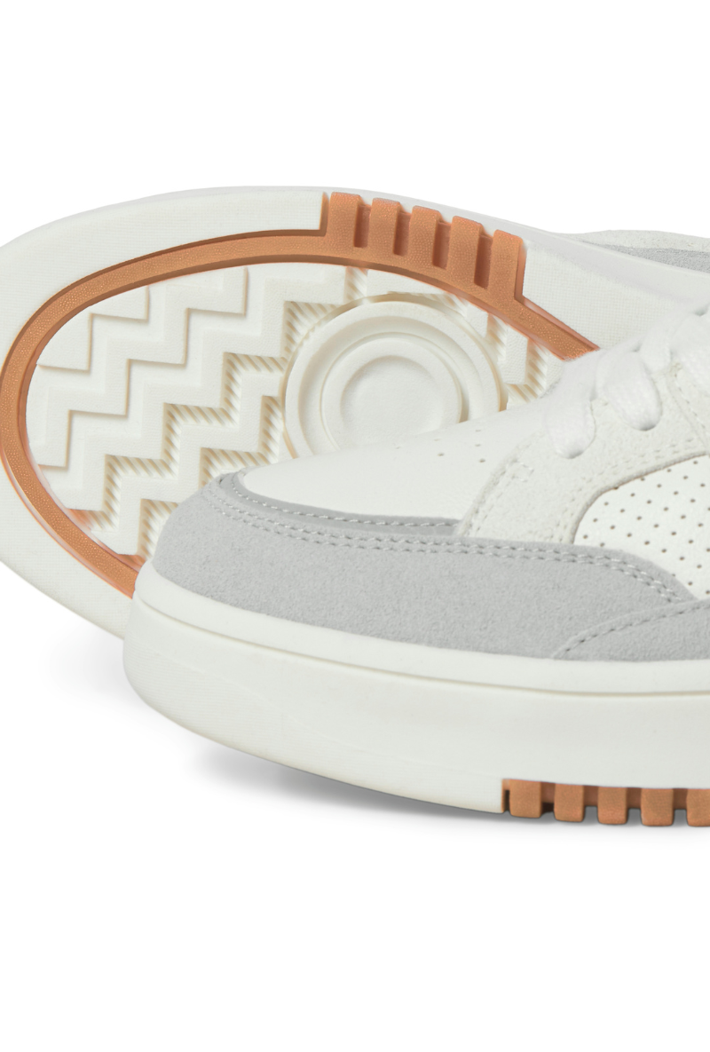Close up image  of Jack and jones blanco pu sneaker in beige, by brand Jack&jones