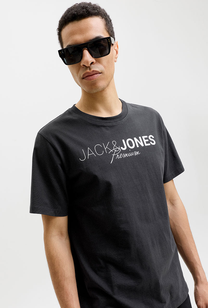 Front image of a model wearing Blaneo ss tee in black, by brand Jack&jones