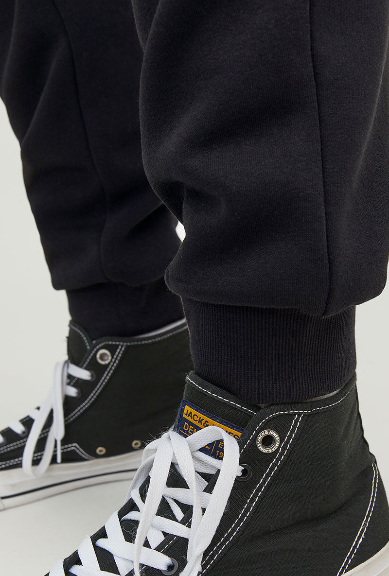 Front image of Gordon bradley sweat pants in black, by brand Jack&jones
