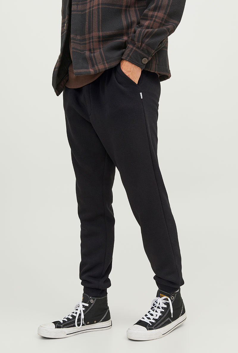 Front image of Gordon bradley sweat pants in black, by brand Jack&jones