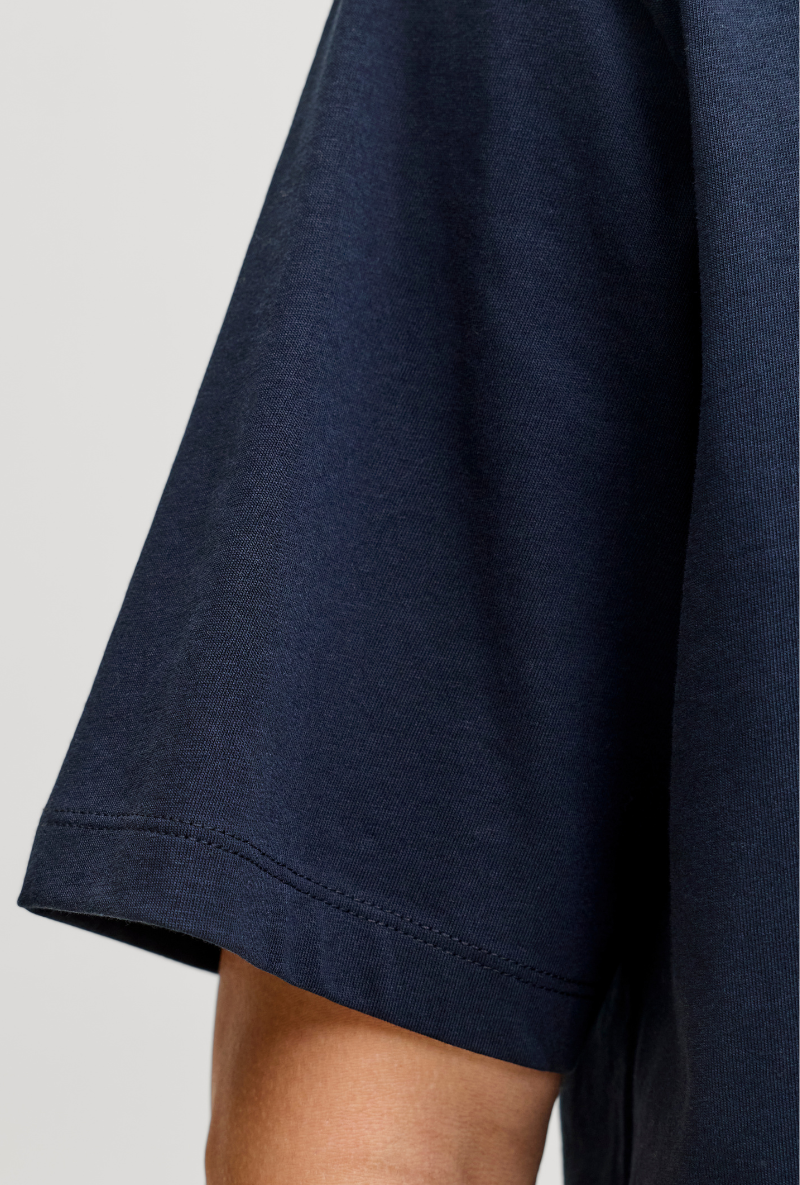 Close up image  of Jack and jones jeff logo tee in navy, by brand Jack&jones