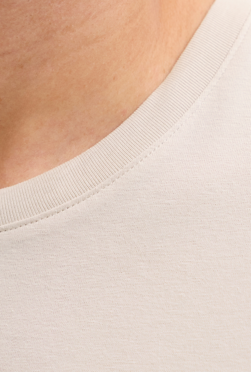 Close up image  of Jack and jones jeff logo tee in stone, by brand Jack&jones