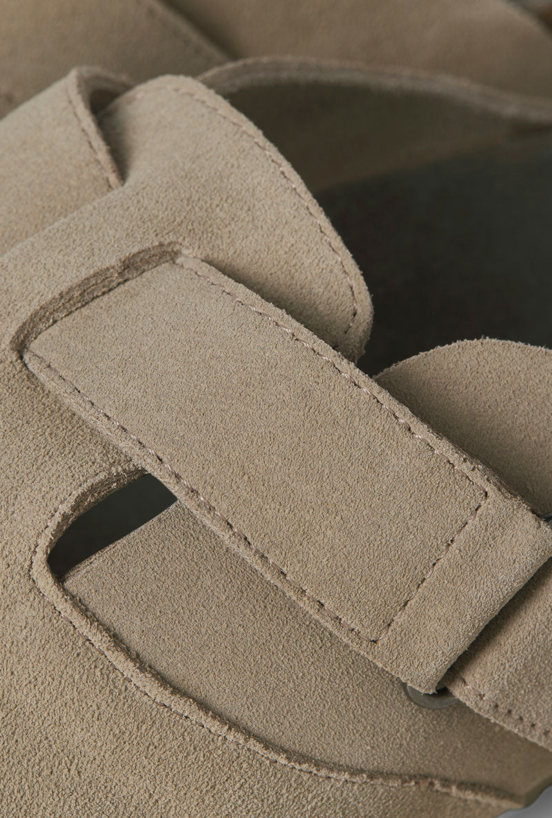 Front detail image of Louis suede mule in beige, by brand Jack&jones