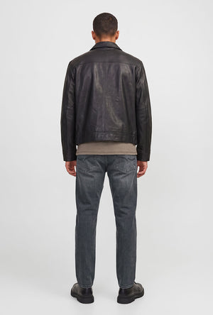 Back image of a model wearing the Mike original jeans in black, by brand Jack&jones