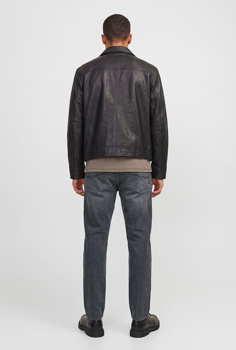 Back image of a model wearing Mike original jeans in black, by brand Jack&jones