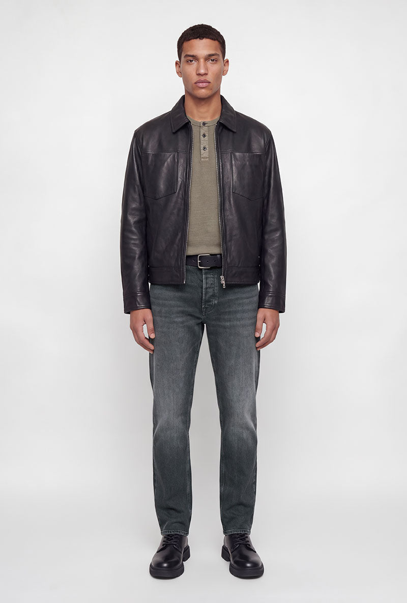 Front image of a model wearing Mike original jeans in black, by brand Jack&jones
