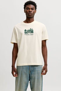 Front image of the Norrebro skyline tee in cream, by brand Jack&jones