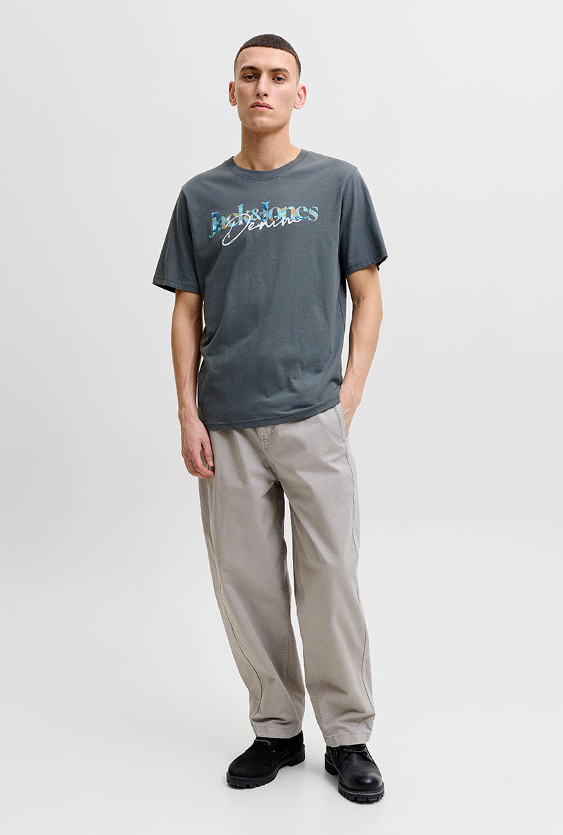 Front image of a model wearing Tom tee ss crew neck in charcoal, by brand Jack&jones