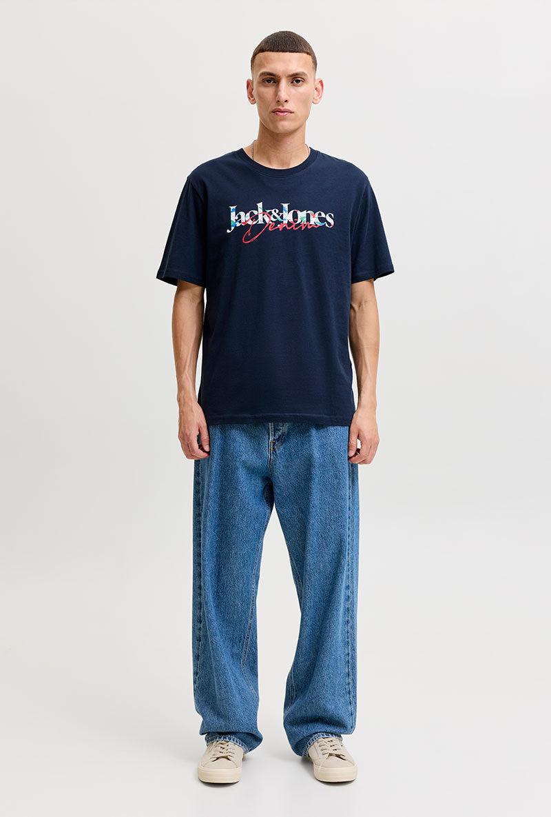 Front image of a model wearing Tom tee ss crew neck in navy, by brand Jack&jones