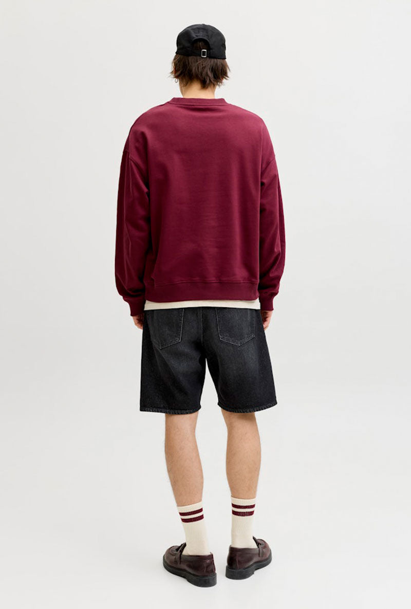 Back image of a model wearing Tony original shorts akm 111 in black, by brand Jack&jones