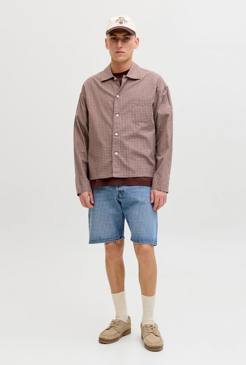 Front image of a model wearing Tony original shorts akm 111 in denim, by brand Jack&jones