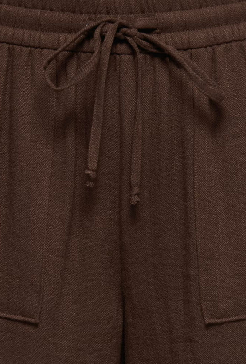 Front image of Mille mw shorts in brown, by brand Jacqueline de yong