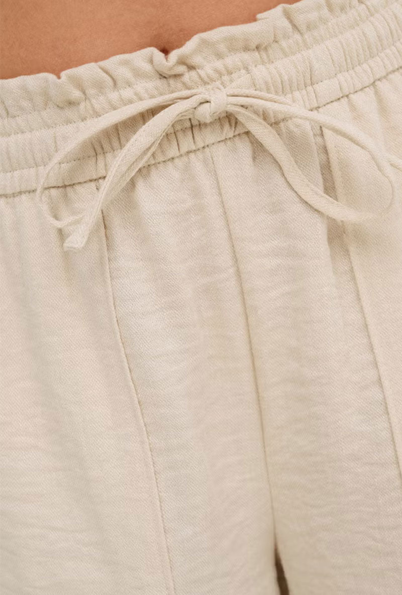 Front image of a model wearing Mille mw shorts in beige, by brand Jacqueline de yong