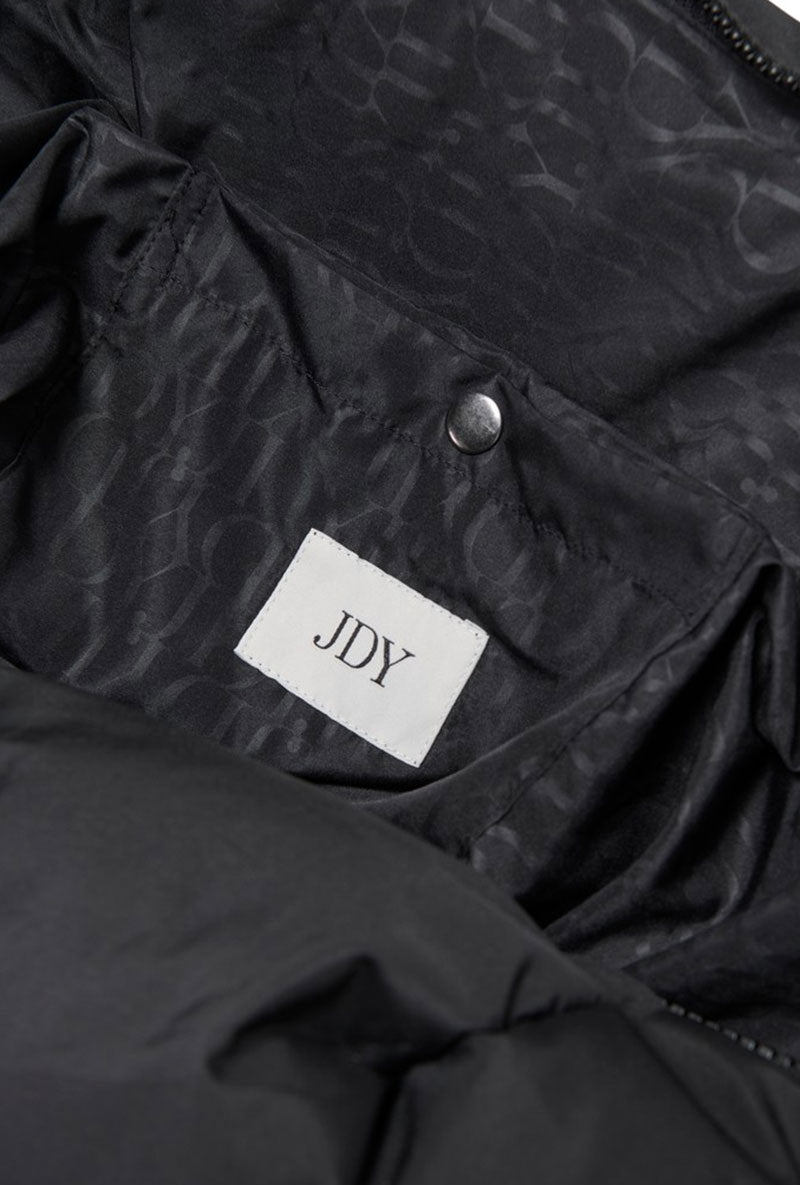 Detail image of Miranda padded weekend bag in black, by brand Jacqueline de yong